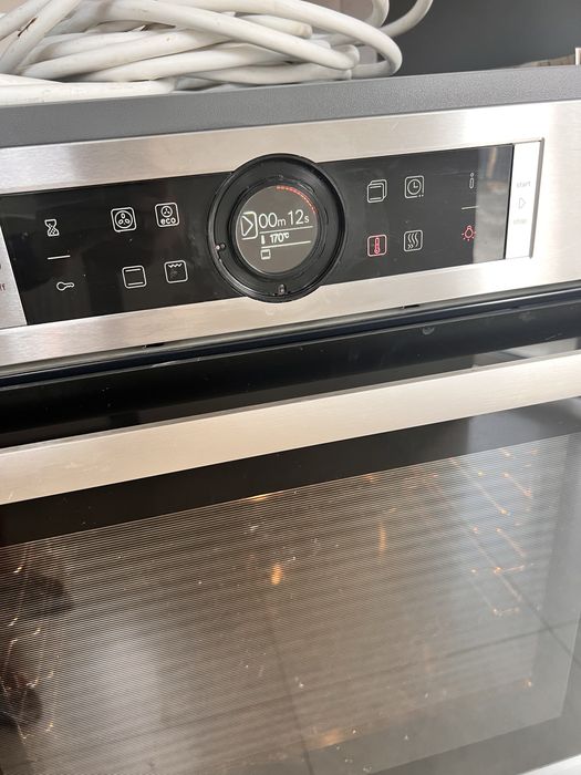 Духова шафа електрична Bosch HBG634BS1