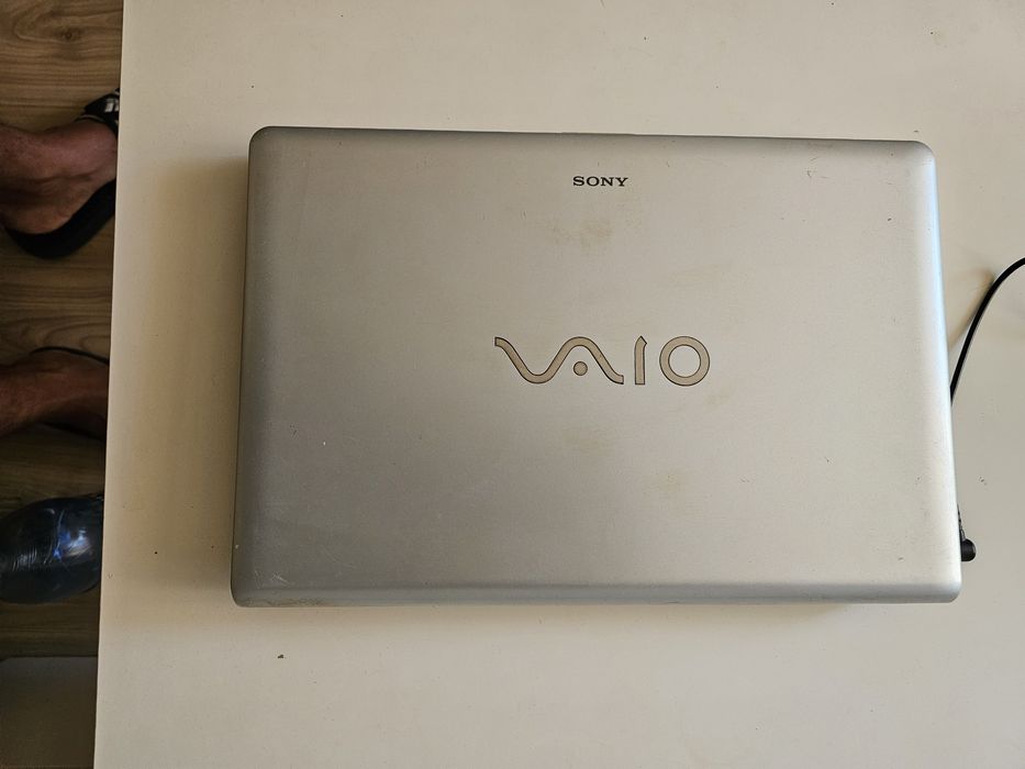 Laptop Sony VAIO VPCEB4E4E / 15.6" / Zasilacz w zestawie / Do biura, nauki
