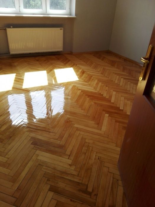 cyklinowanie podlóg  renowacjaa  schody drzwi