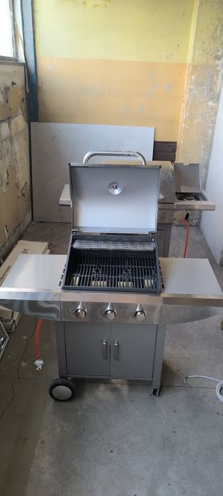 Grill       gazowy