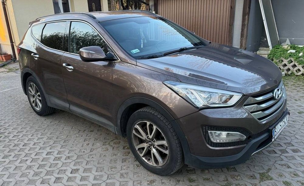 Hyundai Santa Fe samochód osobowy Hyundai Santa-Fe 3 generacji z roku 2013