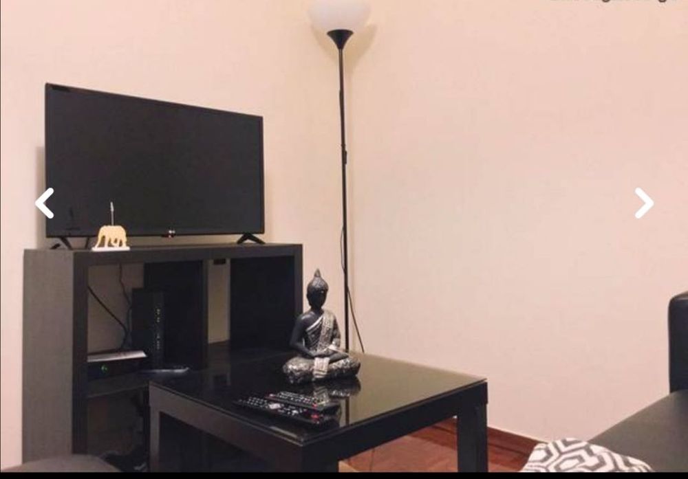 Quarto estudantes perto Metro Marquês
