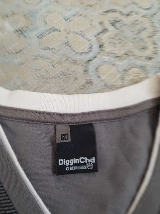 Męska koszulka firmy "Diggin Chd"