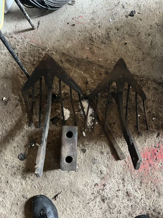 Продам лопати граблі вила габлі.