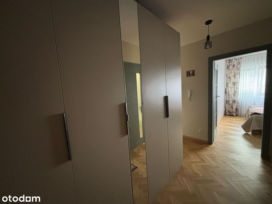 Przestronne mieszkanie z ogródkiem i tarasem
Bez pośredników