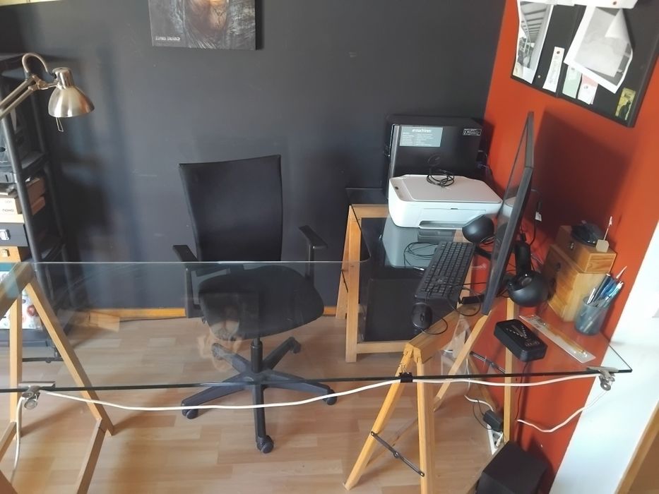 Secretária com Tampo em vidro