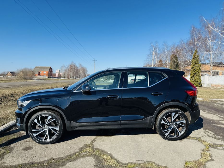 Volvo XC40 1.5PHEV AWD R-Design 2022рік Official