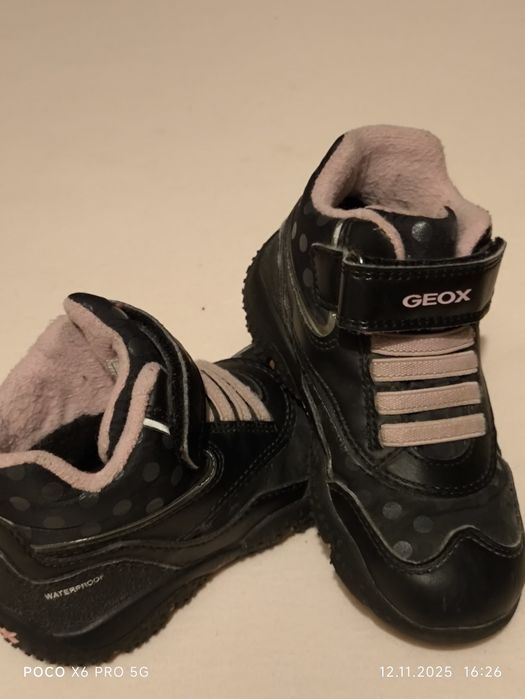Śliczne buciki dziewczęce Geox r.24