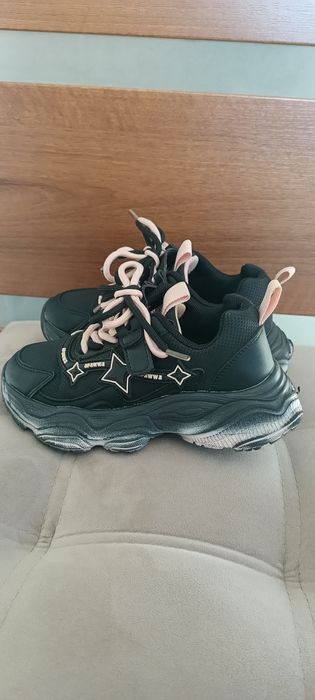 Кросівки для дівчинки