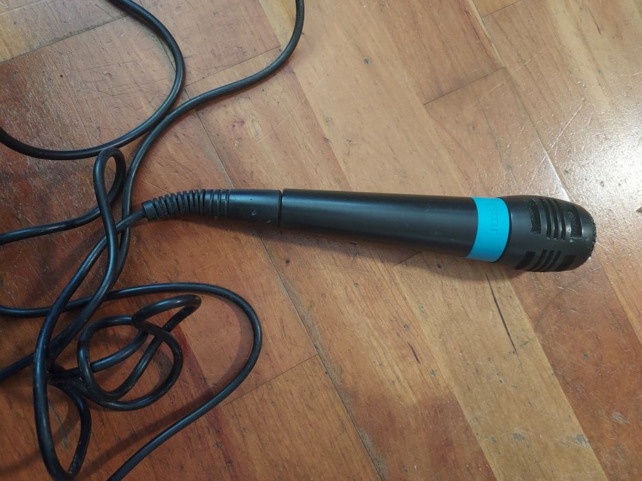 Mikrofon Singstar wraz z adapterem