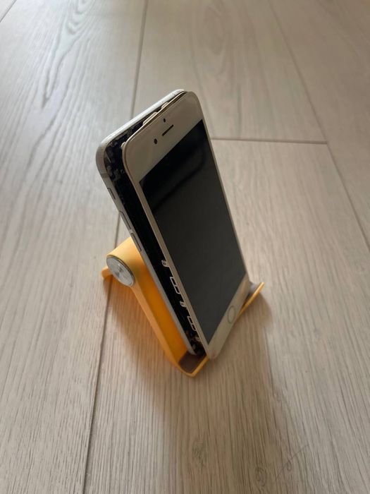 iPhone 8 (64gb) та iPhone 6 (на деталі)