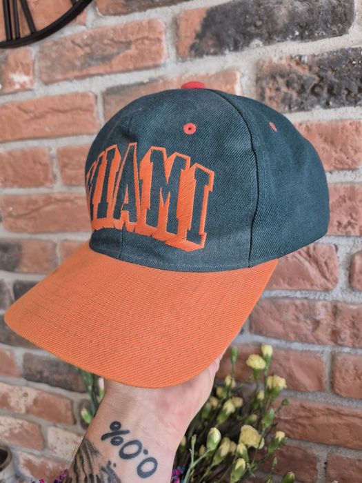 Czapka z daszkiem Miami Hurricanes  vintage top retro