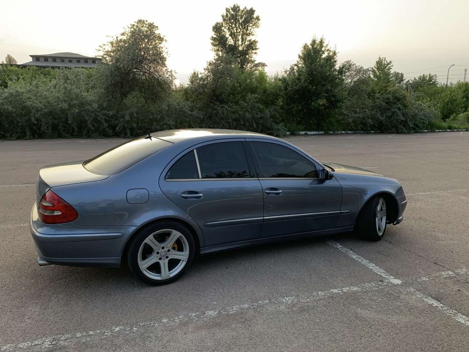 Продам мерседес W 211 комплектація Авангард