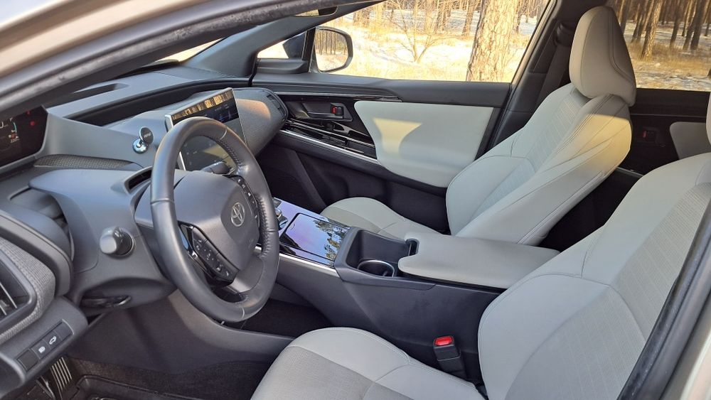 Продам Toyota BZ4X