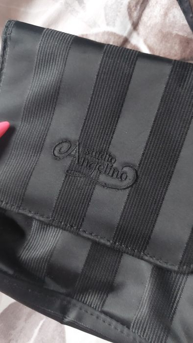 mała czarna listonoszka kopertówka