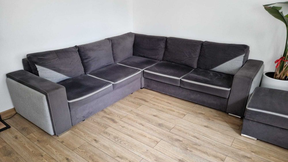 Narożnik+ fotel+ pufa w bardzo dobrym stanie (260x260cm)