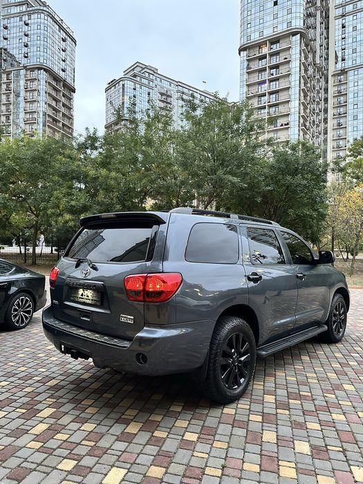 Toyota Sequoia Platinum 2008 газ/бензин
