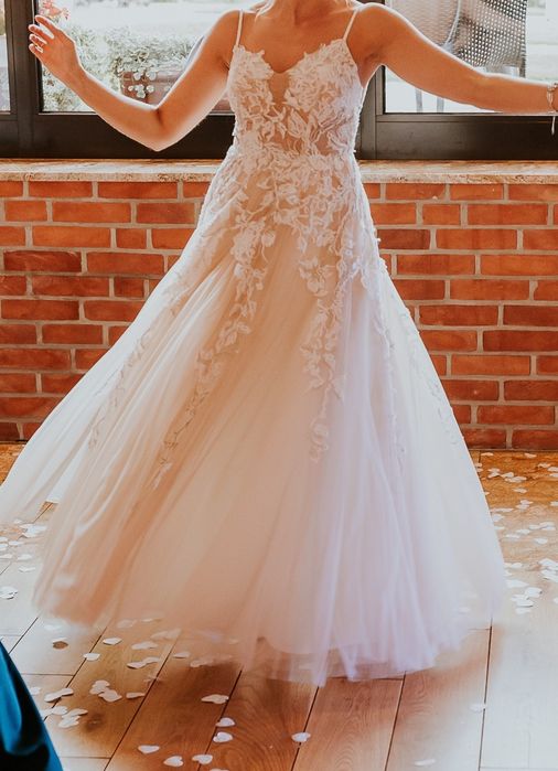 Suknia Ślubna z odkrytymi plecami