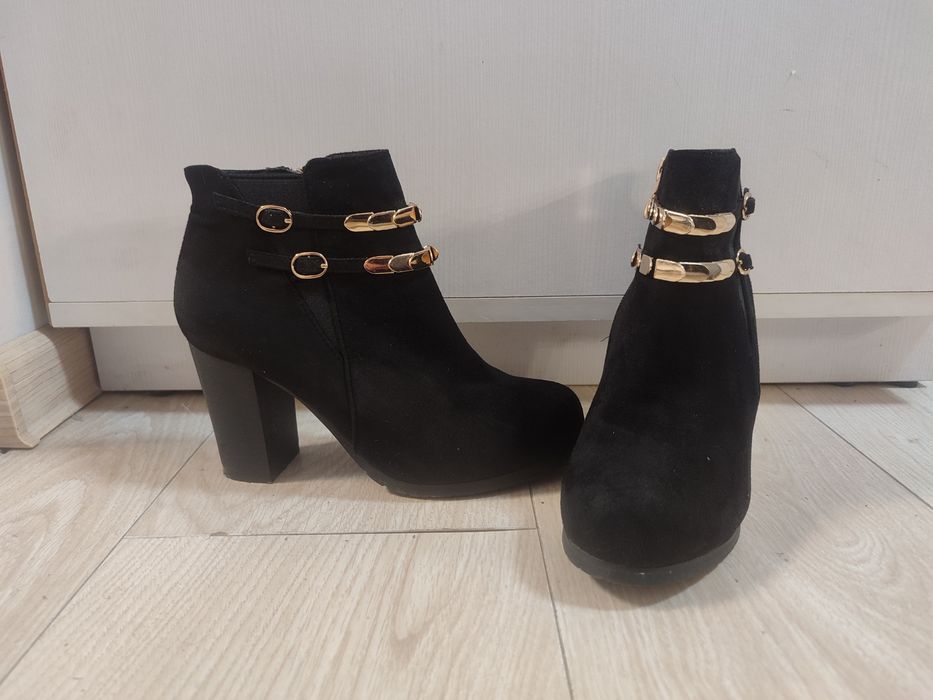 Ботильйони /черевики замшеві 36 розмір