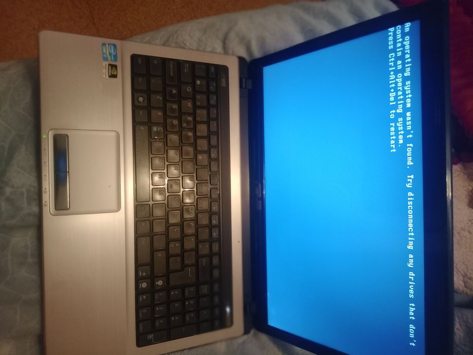 Vendo computador portátil.