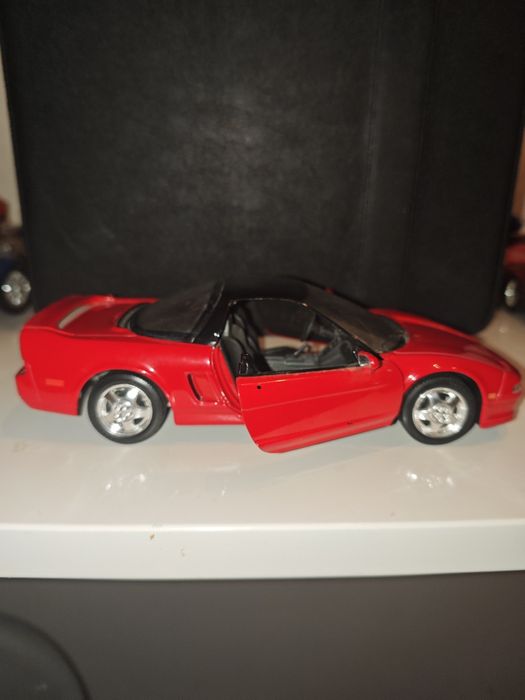 Revell, Maisto, Bburago Polistil 1/18