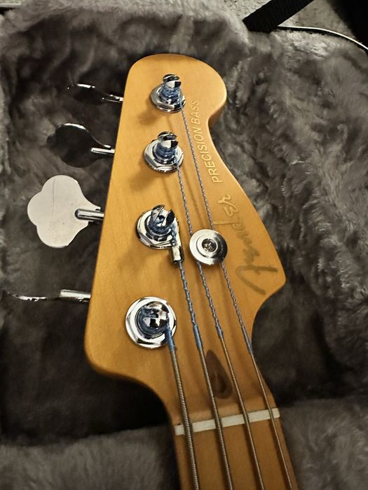 Baixo Fender American Ultra II Precision MN Ultraburst (USA)