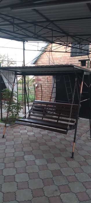 Продам садовую качелю.