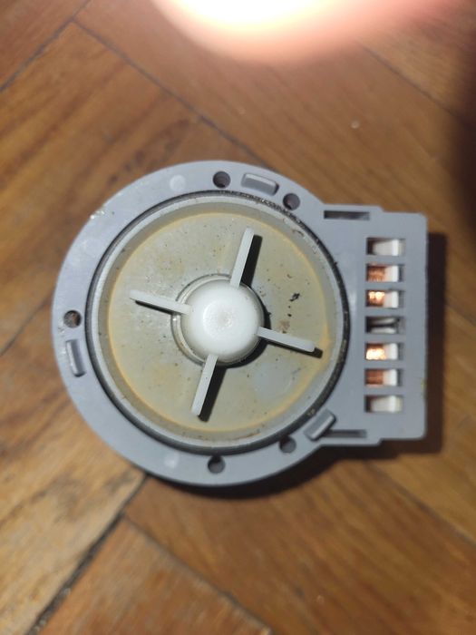 Pompka odpływowa do pralki AEG/Electrolux z 2019 r górny wsad