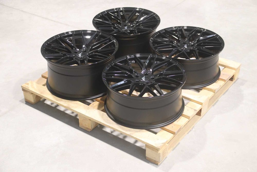 OUTLET! Felgi Japan Racing JR28 20x8,5 ET25 + 20x10 ET40 5x112 Gloss Black