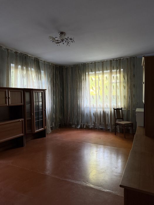Продаж будинку у тихому місці