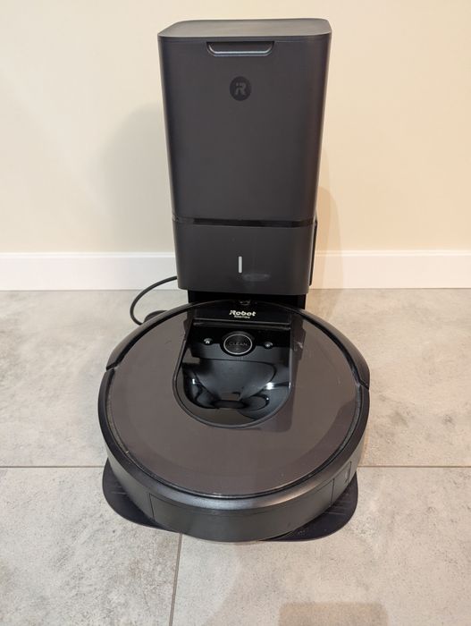 iRobot roomba i7 plus