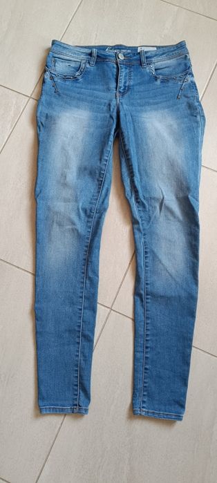 Spodnie jeansowe 42