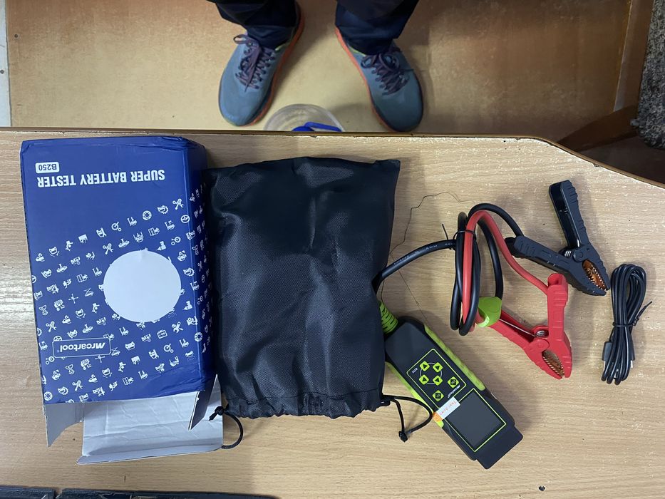 Супер тестер акумуляторних батарей 12/24v