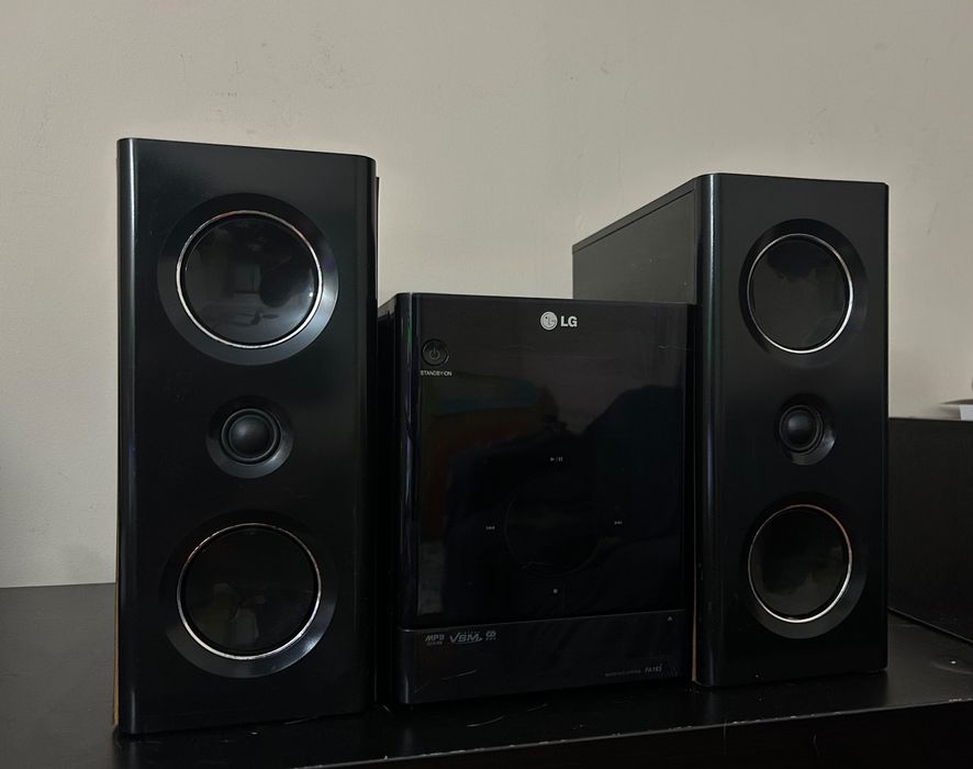 Aparelhagem LG Micro Hi-Fi FA163 – CD, USB, Rádio FM