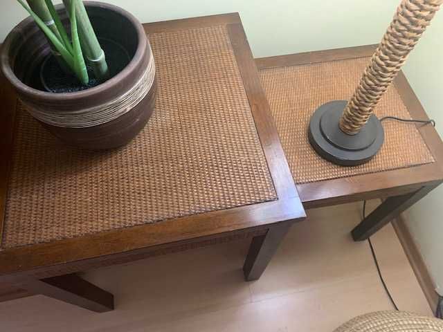 Conjunto de mesas de apoio