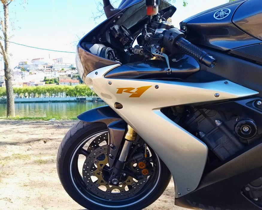 Yamaha YZF R1 - 2004