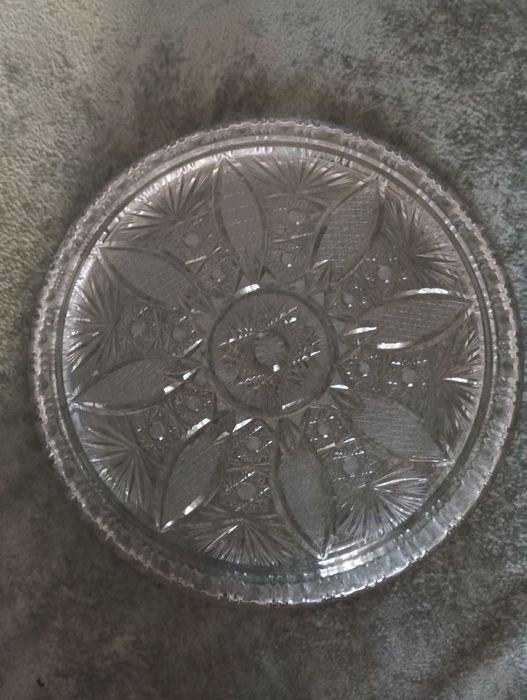 Большое хрустальное блюдо