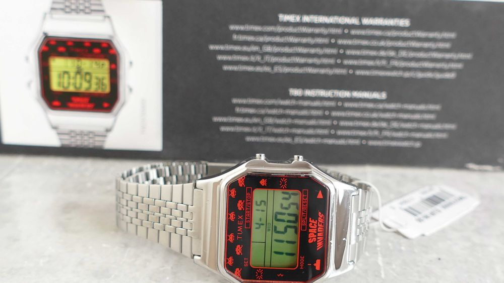 Zegarek TIMEX 80 x Space Invaders TW2V30000 srebrny
