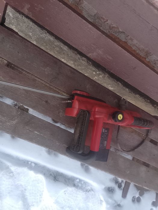 Електропила робоча