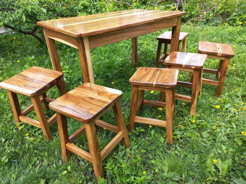 Кухонний комплект з горіха