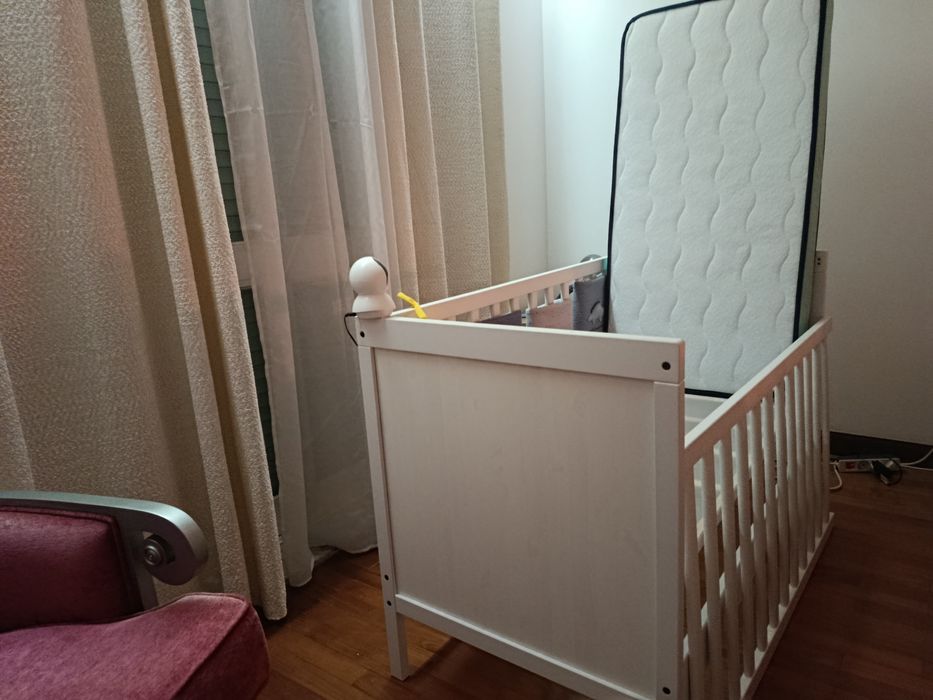 Berço de bebê como novo