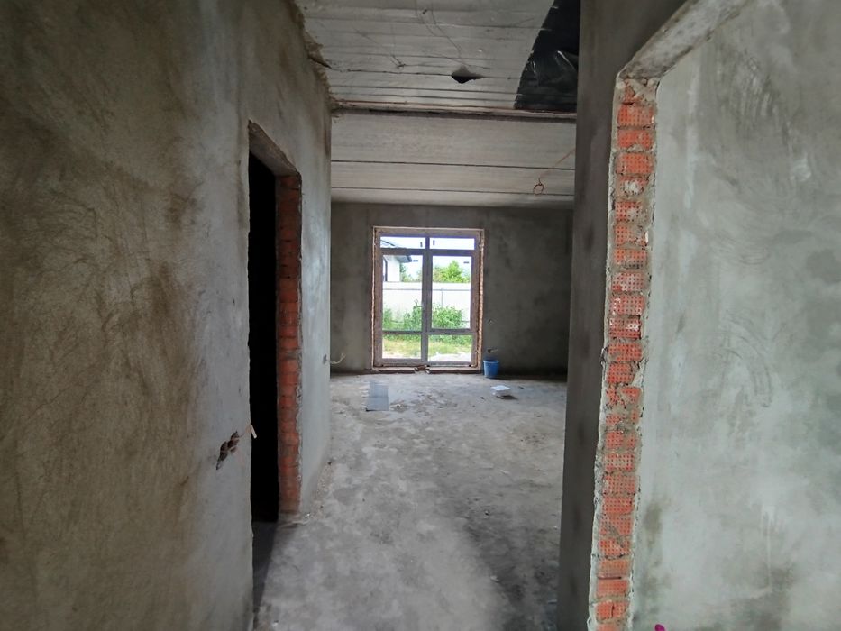 Продаж 2 поверхового дуплекса