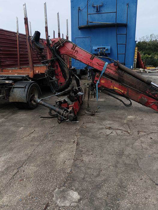 Grua loglift em bom estado