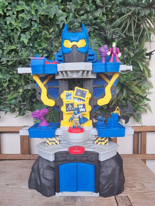 Batcave (esconderijo do Batman) brinquedo criança