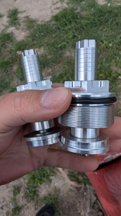 Продам регулировочные болты для вилок Suzuki