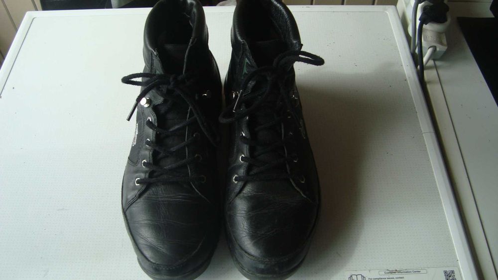 Bota de marca Lacoste de homem