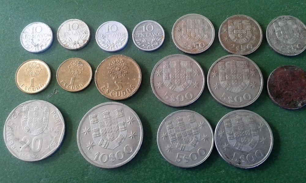 moedas antigas em prata