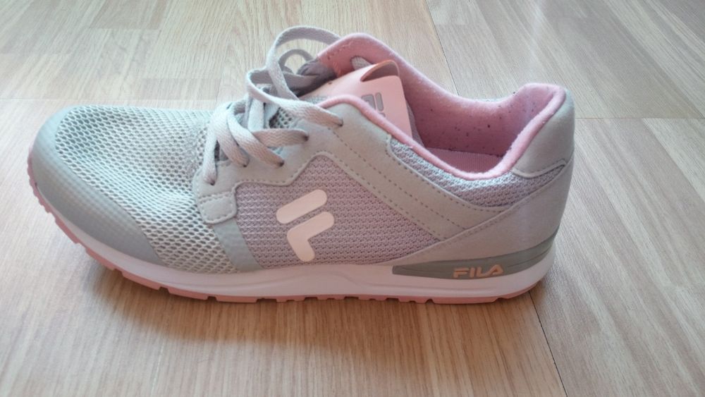 Кроссовки Fila. Размер 42