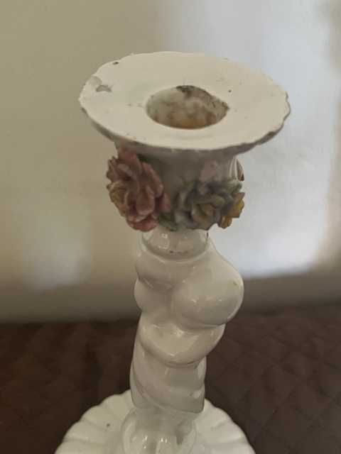 Candelabros antigos em ceramica