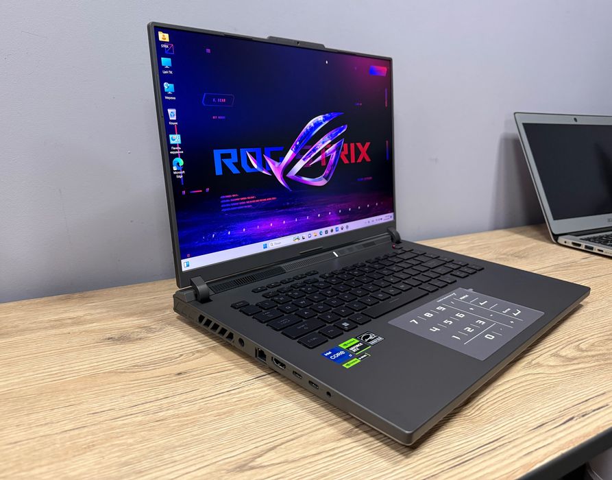 Asus STRIX G16 i7 13650HX /16 Ram/ 1TB/ 4070/ FHD 165 Hz